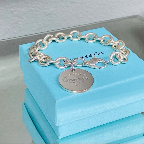 TIFFANY & CO “Return to Tiffany” Round Circle Charm Bracelet in Sterling - Picture 2 of 4
